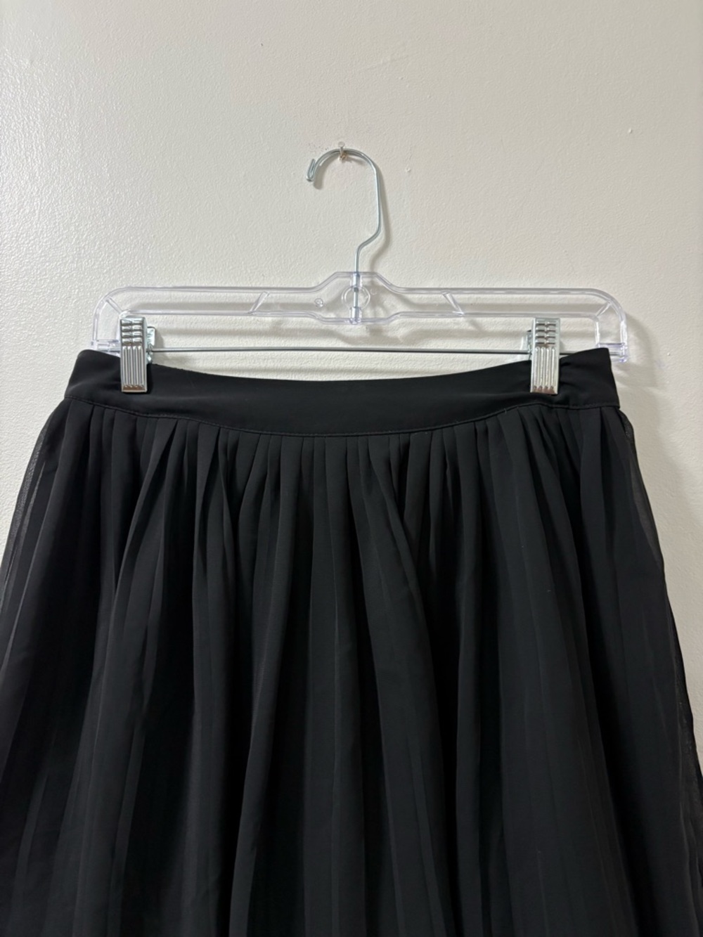 Candie's Black Pleated Chiffon Mini Skirt Size Small - Picture 2 of 6